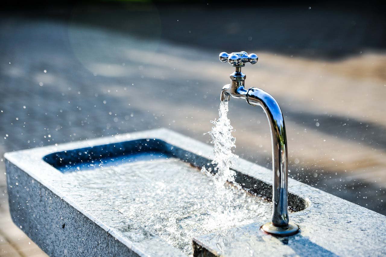 faucet-3240211_1280_edited